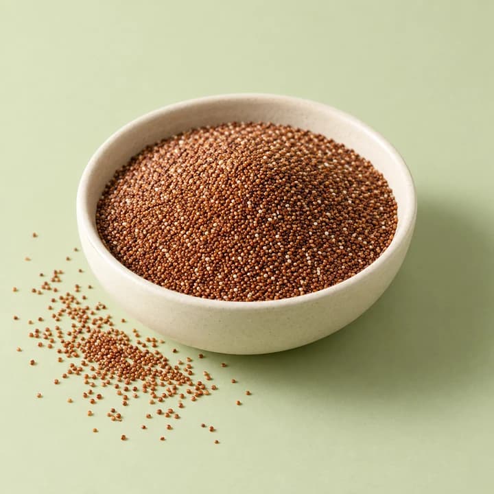 Teff – KI-Symbolbild Teff in einer Keramikschale als Symbolbild